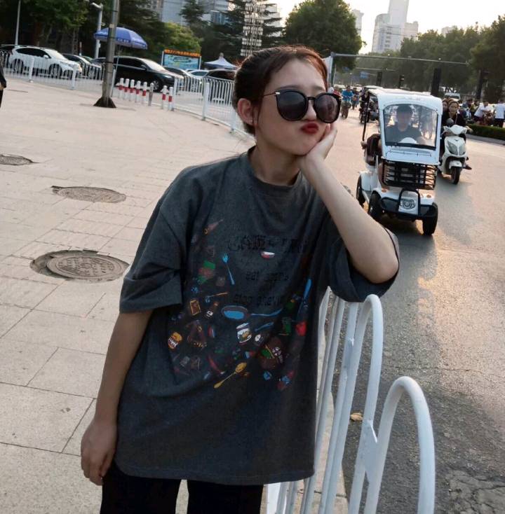 都是纯纯的，脸蛋颜值可出道